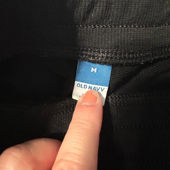 Drawstring old navy sweat shorts - Picture 2 of 3